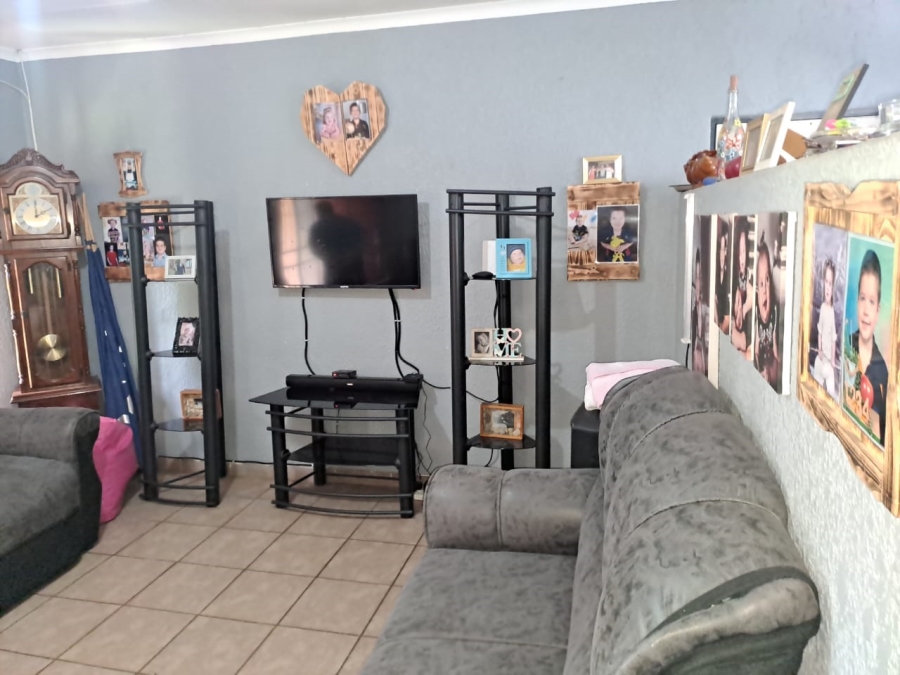 4 Bedroom Property for Sale in Oos Einde North West